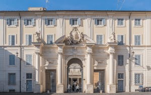 Peaceful ambiance of Piazza di Santa Cecilia