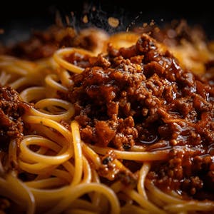 A serving of Bolognese with a suitable wine pairing